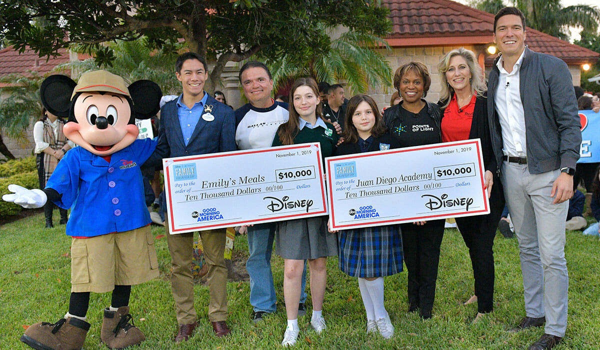 Aguirre Family, Disney and Points of Light Volunteer Family of the Year